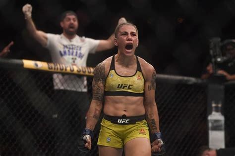 UFC star Jessica Andrade quit OnlyFans after posing。